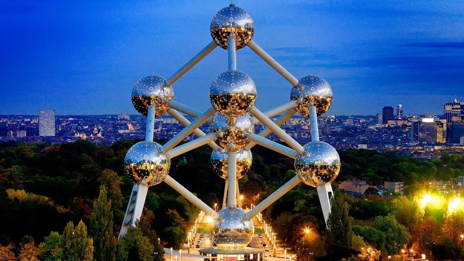 Atomium from € 58 - Air Corsica